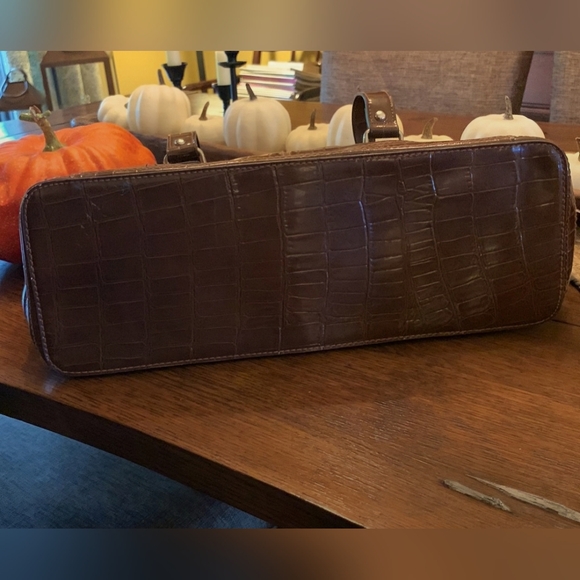 Liz claiborne crazy horse hand bag bundle of 2 GUC - Picture 4 of 16